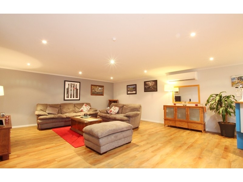 17 Brisbane Drive, Salisbury Heights SA 5109