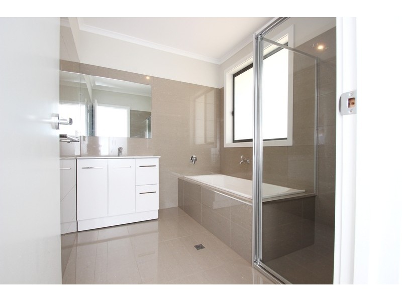 9 Eva Avenue, Redwood Park SA 5097