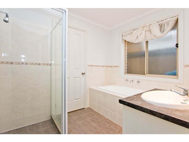 34 Castle Drive, Burton SA 5110