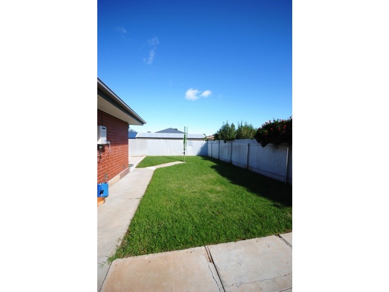 2 Mary Avenue, Gilles Plains SA 5086