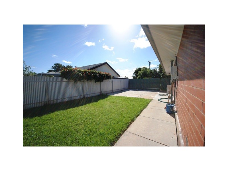 2 Mary Avenue, Gilles Plains SA 5086