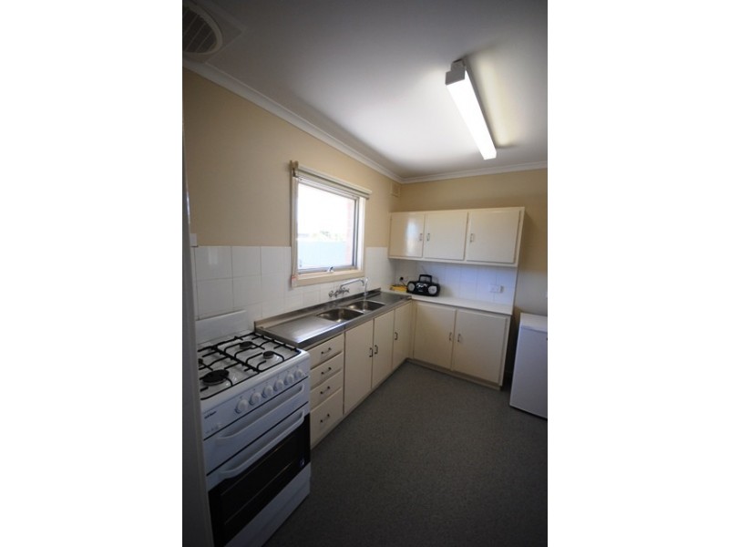 2 Mary Avenue, Gilles Plains SA 5086