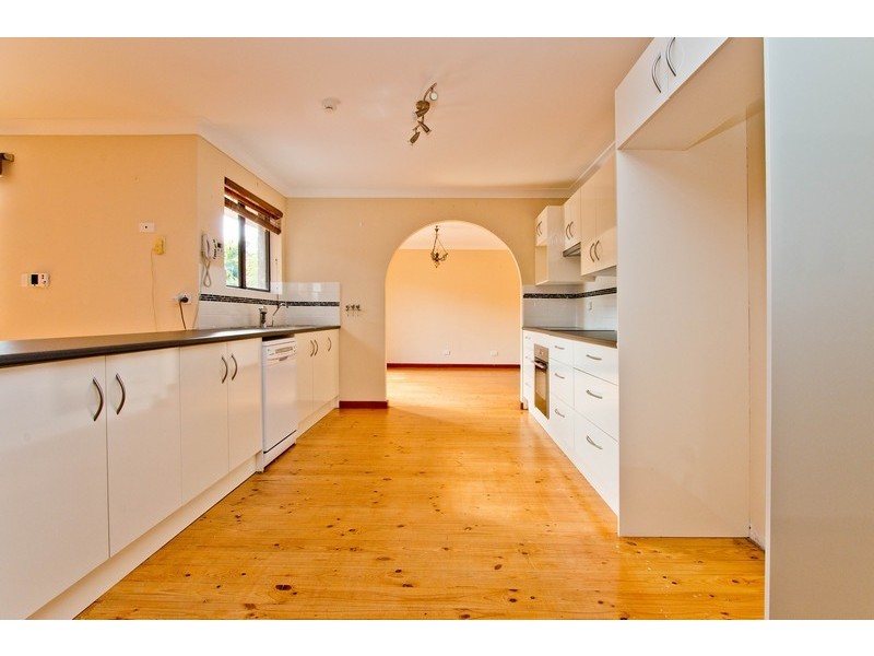 2 Darling Street, Valley View SA 5093