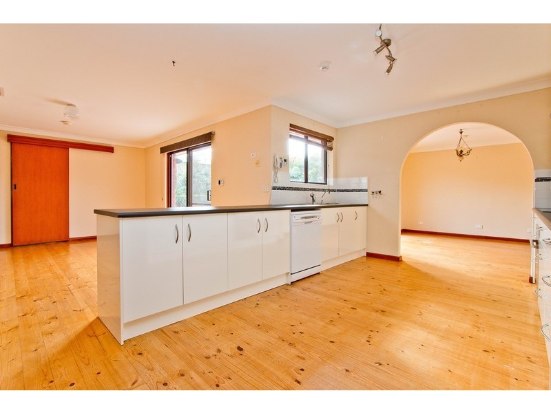 2 Darling Street, Valley View SA 5093