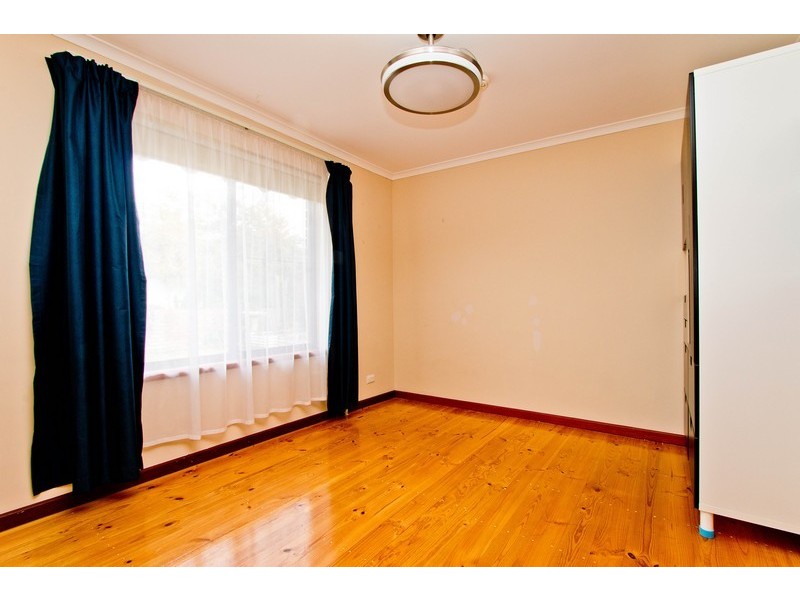 2 Darling Street, Valley View SA 5093