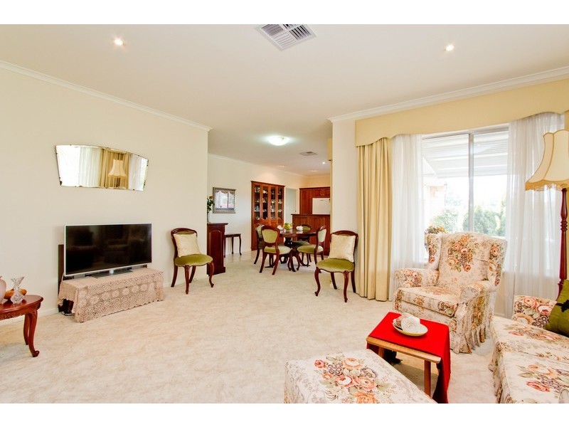 68 Knightsbridge Avenue, Valley View SA 5093