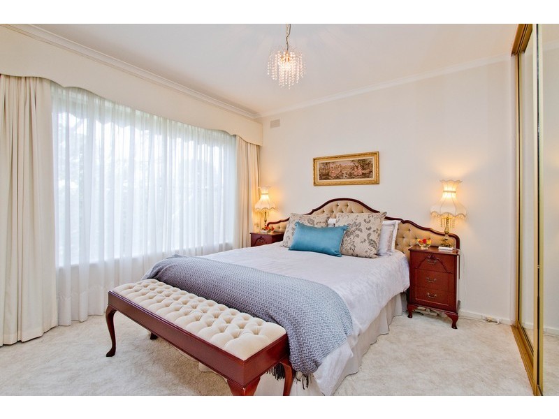 68 Knightsbridge Avenue, Valley View SA 5093