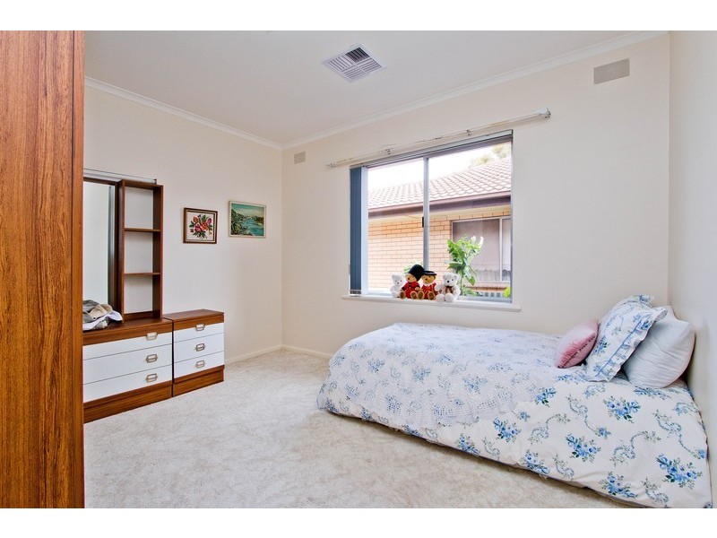 68 Knightsbridge Avenue, Valley View SA 5093