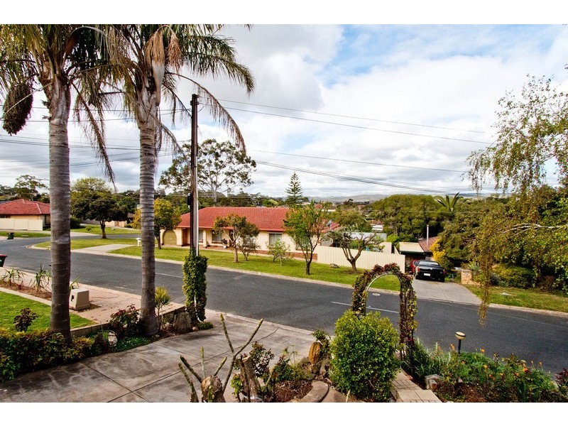 68 Knightsbridge Avenue, Valley View SA 5093