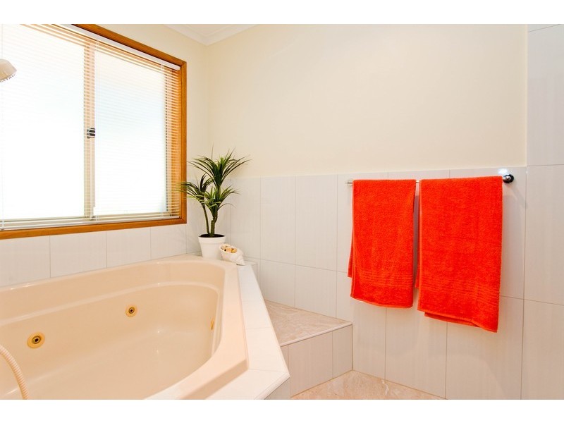 16 Halcyon Avenue, Greenwith SA 5125