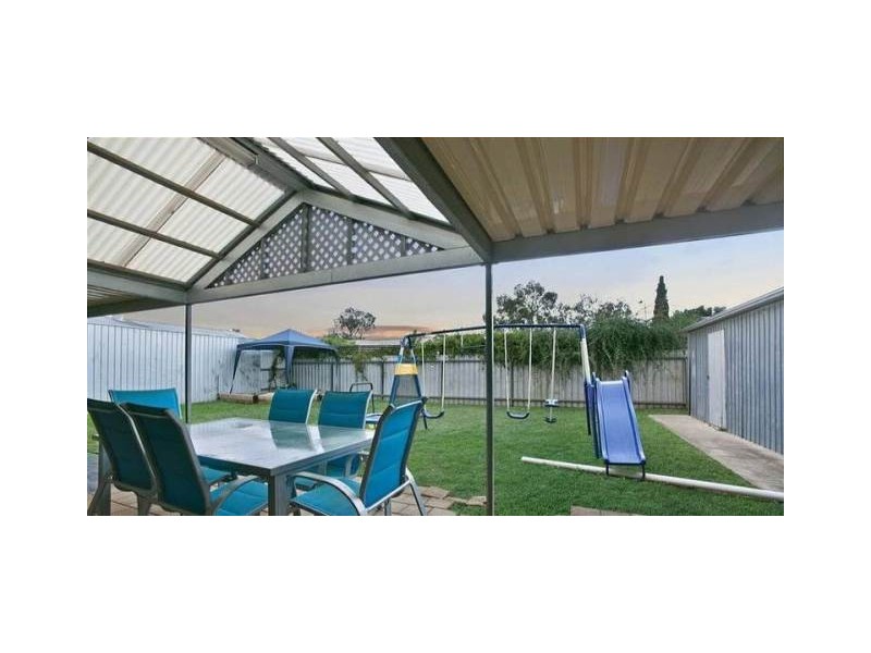 10 Maguire Crescent, Burton SA 5110