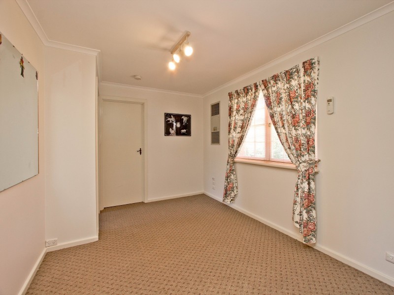 5 Hogan Street, Fairview Park SA 5126