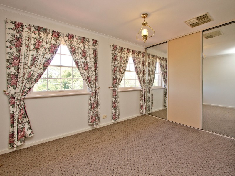 5 Hogan Street, Fairview Park SA 5126