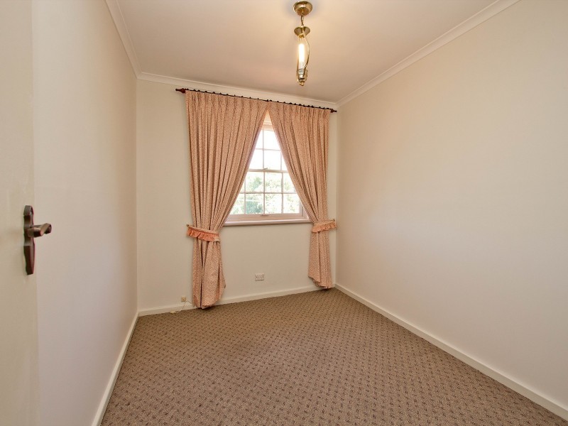 5 Hogan Street, Fairview Park SA 5126