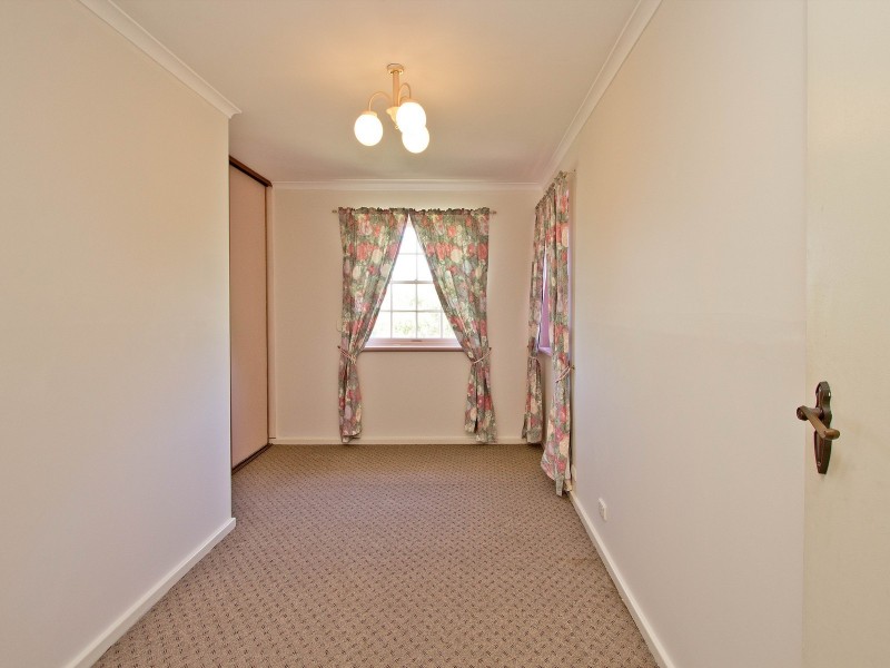 5 Hogan Street, Fairview Park SA 5126