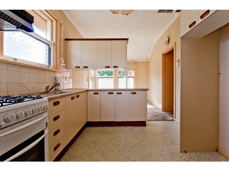 14 Clapton Street, Elizabeth Vale SA 5112