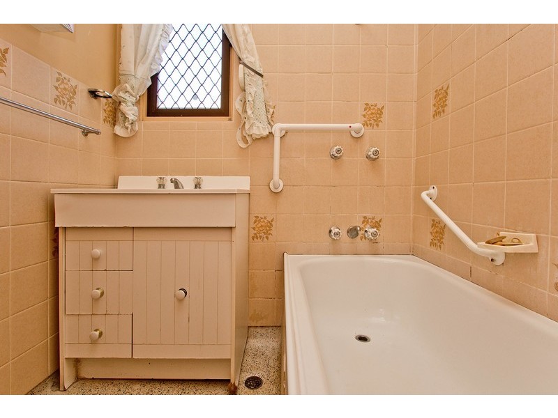 14 Clapton Street, Elizabeth Vale SA 5112