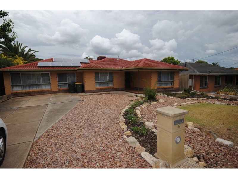 5 Landal Blvd., Redwood Park SA 5097