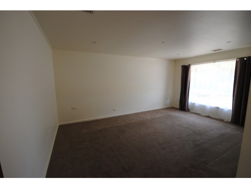 5 Landal Blvd., Redwood Park SA 5097