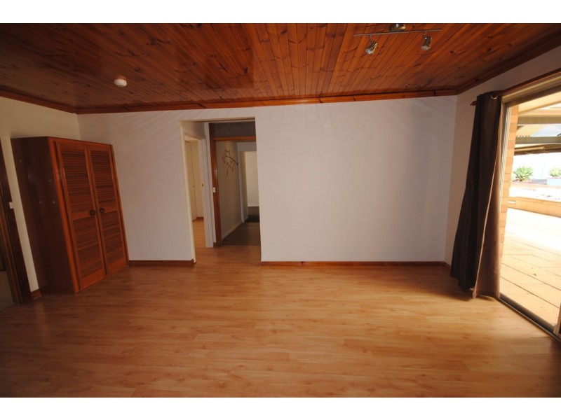 5 Landal Blvd., Redwood Park SA 5097