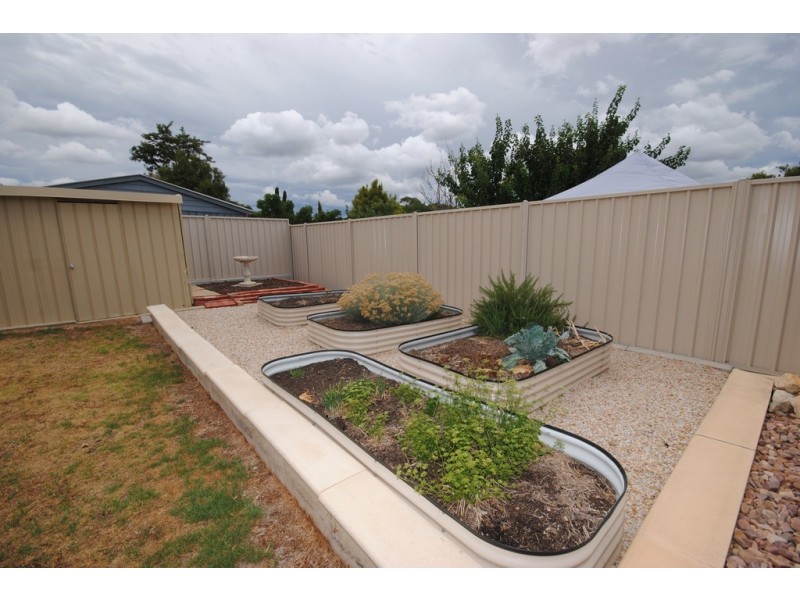 5 Landal Blvd., Redwood Park SA 5097