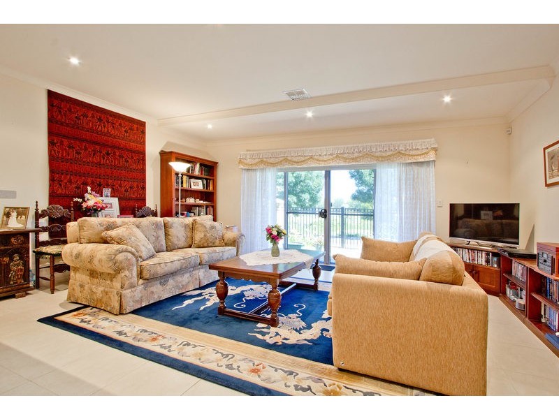 66 Hindmarsh Circuit, Mawson Lakes SA 5095