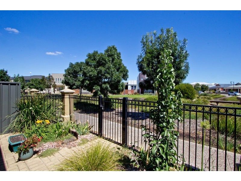 66 Hindmarsh Circuit, Mawson Lakes SA 5095