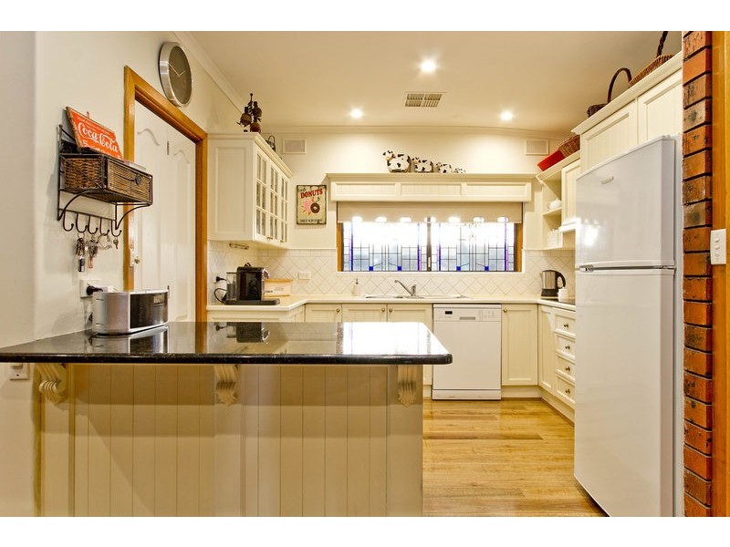 124 Brougham Drive, Valley View SA 5093