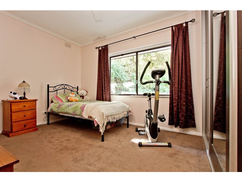 124 Brougham Drive, Valley View SA 5093