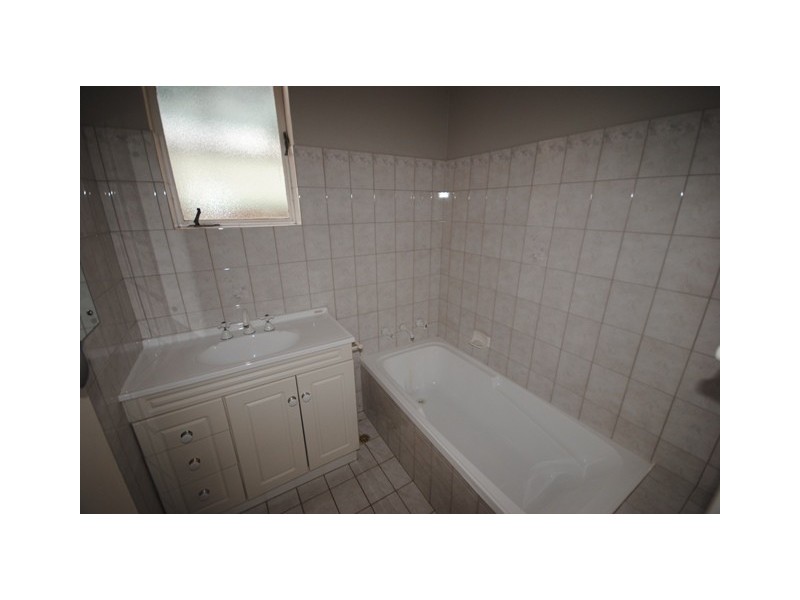 18 Fairway Street, Para Hills SA 5096