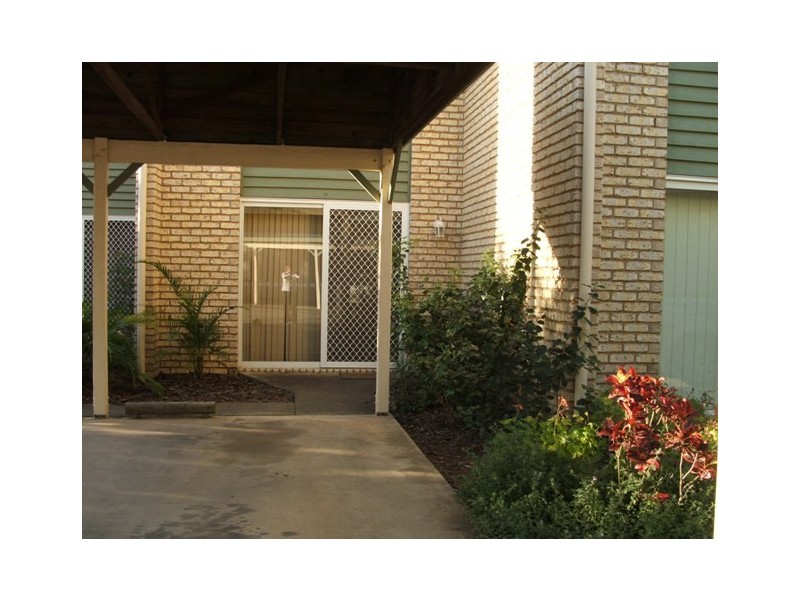 2/5 Duce Street, Bundamba QLD 4304