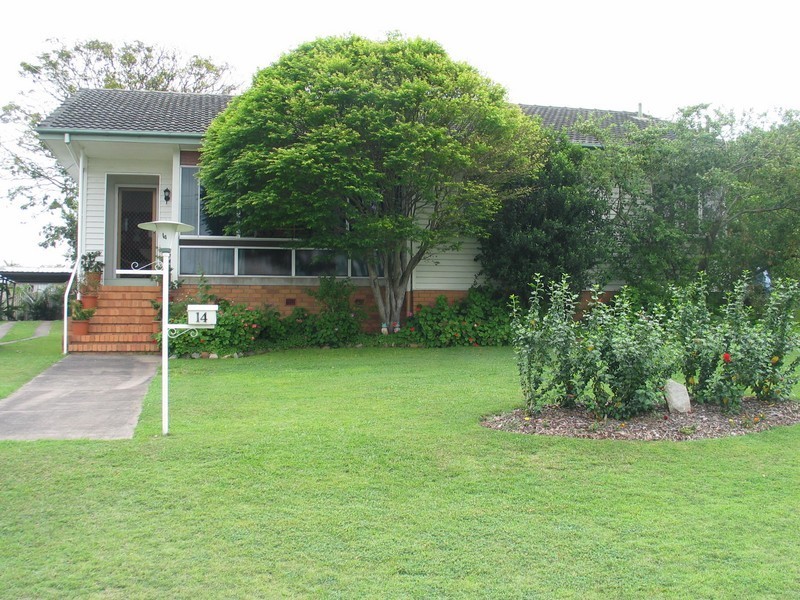 14 Blaxland Street, Eastern Heights QLD 4305