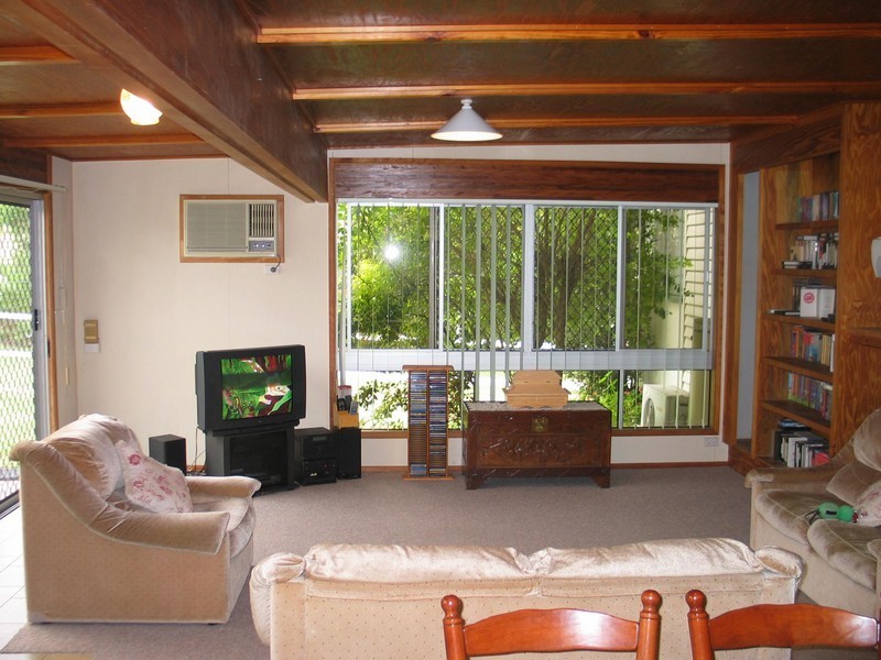 14 Blaxland Street, Eastern Heights QLD 4305