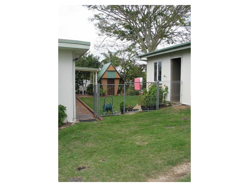 14 Blaxland Street, Eastern Heights QLD 4305