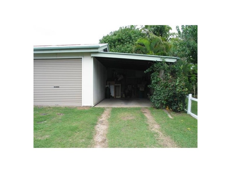 14 Blaxland Street, Eastern Heights QLD 4305