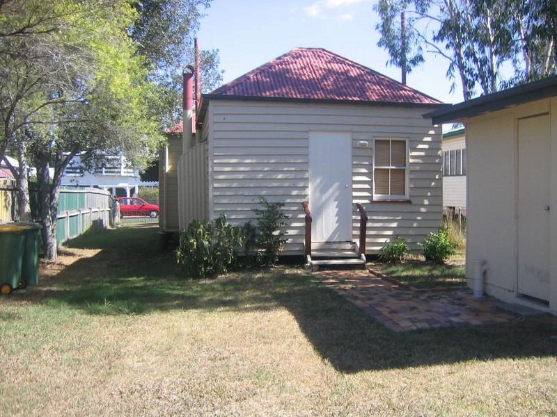 19 Bowen Street, Woodend QLD 4305