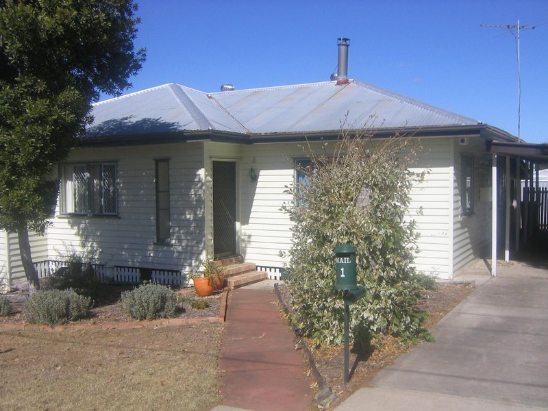 1 Bridge Street, North Booval QLD 4304