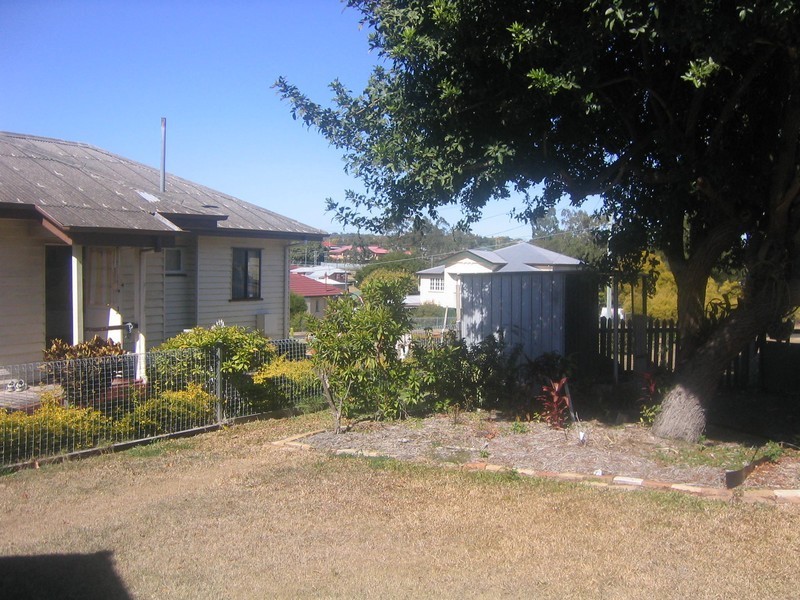 1 Bridge Street, North Booval QLD 4304