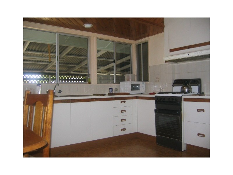 1 Bridge Street, North Booval QLD 4304