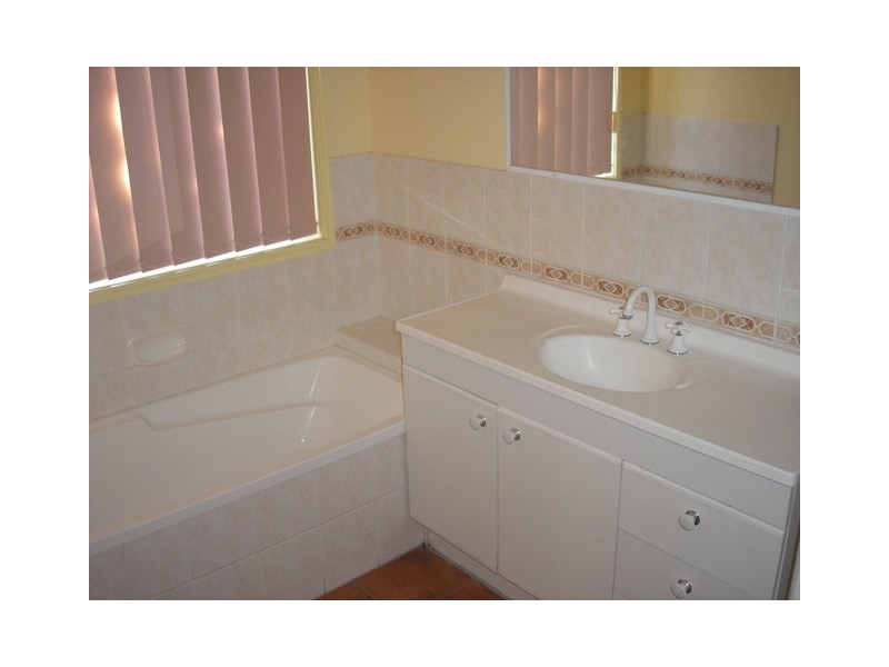 9 Petaine Street, Raceview QLD 4305