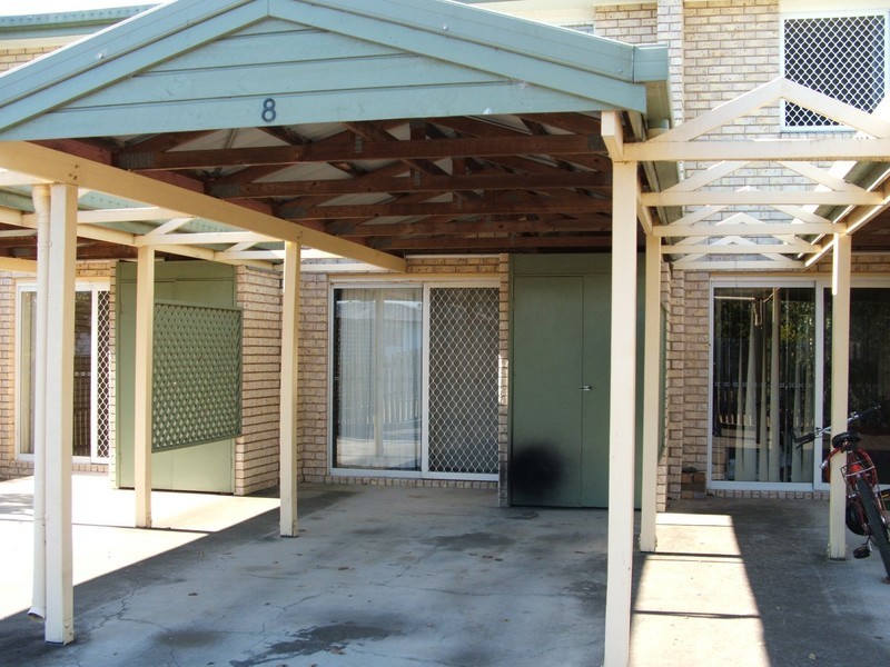 8/16 Lindsay Street, Bundamba QLD 4304