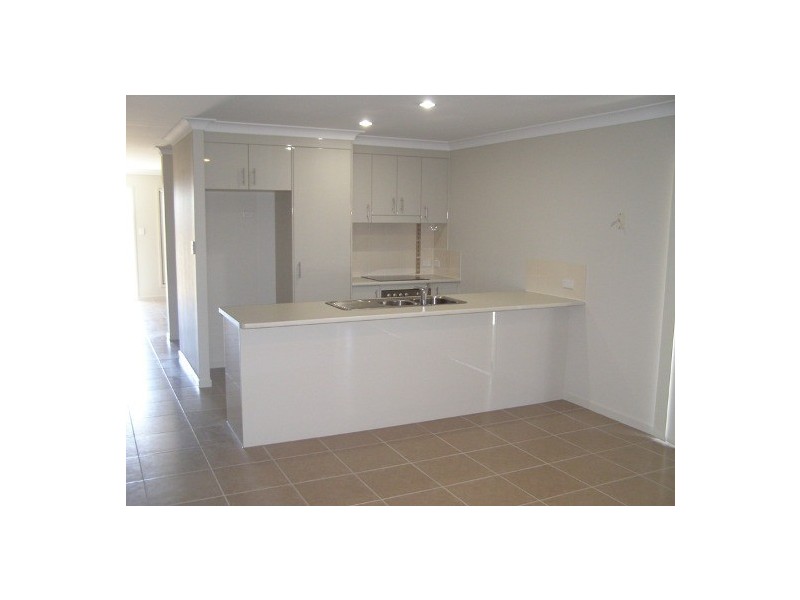 94 Jacaranda Drive, Yamanto QLD 4305