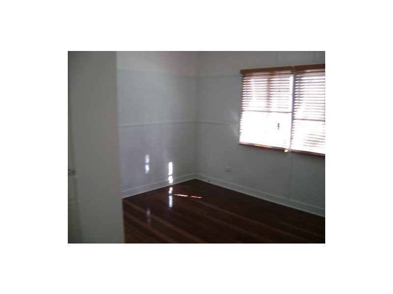 4 Casey Street, Leichhardt QLD 4305