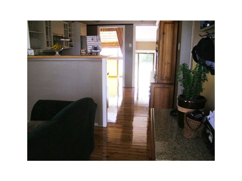 18 Gomer Street, Booval QLD 4304