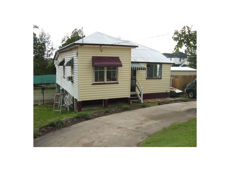 30 Alice Street, Silkstone QLD 4304