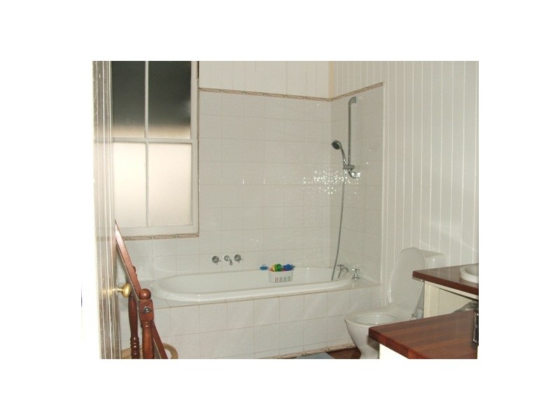 30 Alice Street, Silkstone QLD 4304