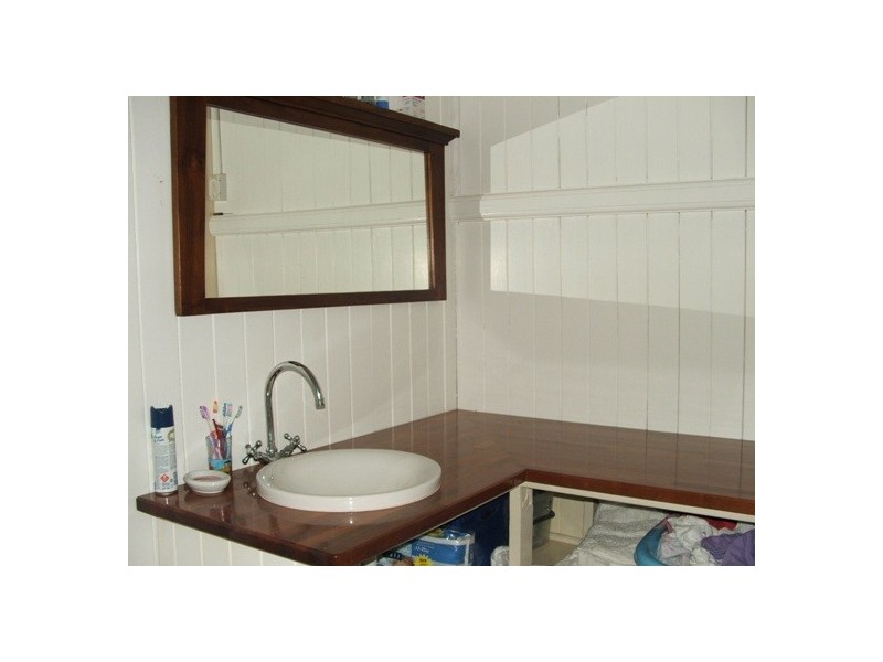 30 Alice Street, Silkstone QLD 4304