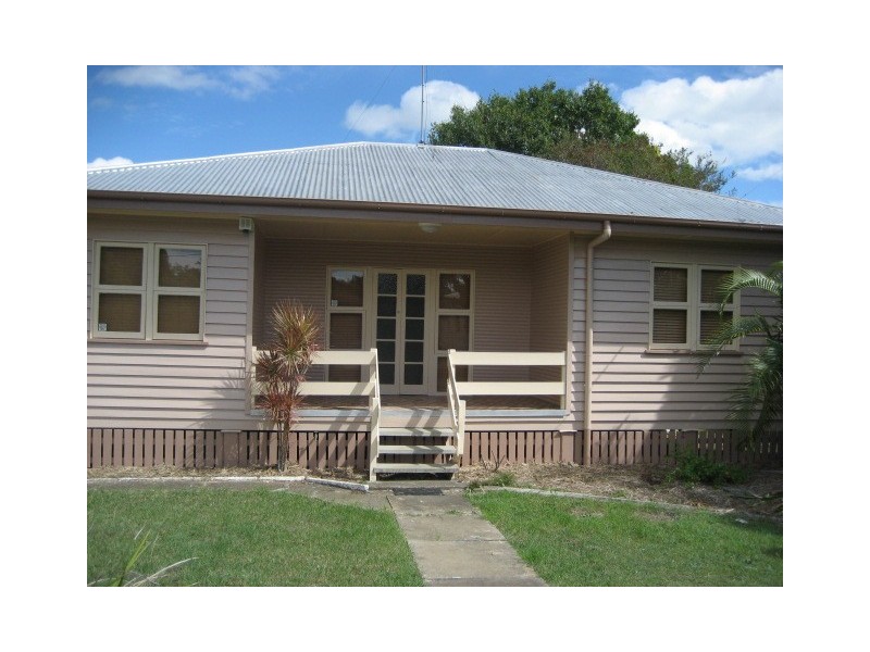 18 Vernon Street, Eastern Heights QLD 4305