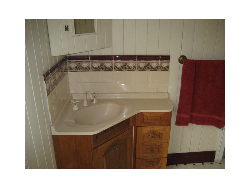 3 Bright, Newtown QLD 4305