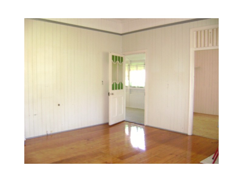 32 Woodford Street, One Mile QLD 4305